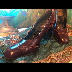 Maroon leather with elegant detail women’s shoes.